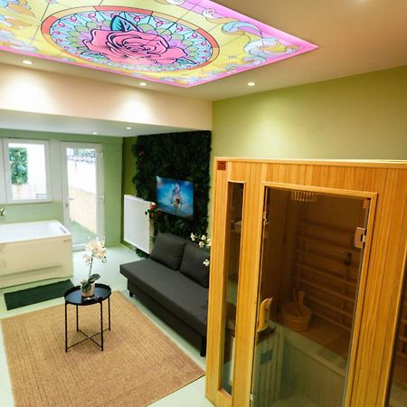Capsule Flower - Balneo - Cinema - Billard - Nintendo Switch - Mons Centre Luaran gambar