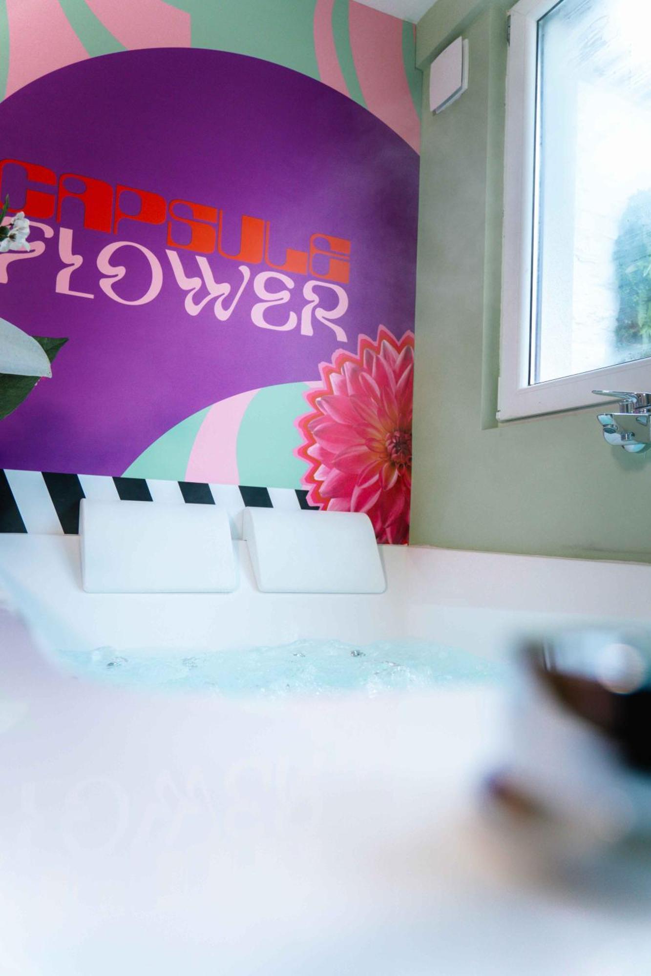 Capsule Flower - Balneo - Cinema - Billard - Nintendo Switch - Mons Centre Luaran gambar