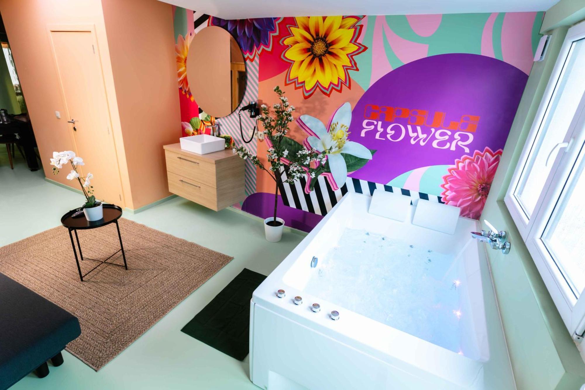 Capsule Flower - Balneo - Cinema - Billard - Nintendo Switch - Mons Centre Luaran gambar